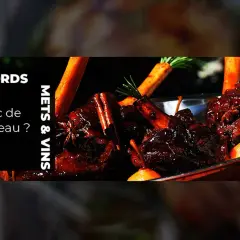 Accords mets & vins : quel vin avec agneau ? Un plat savoureux de jarrets d'agneau braisés aux épices et carottes.