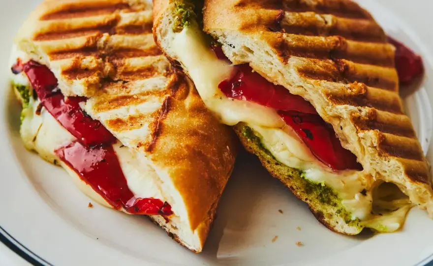 Le sandwich à l’italienne parfait - pain, garniture et équilibre