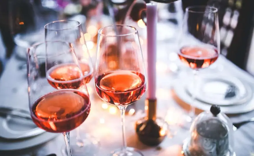 Quel vin rosé choisir pour l'apéritif et la table ?