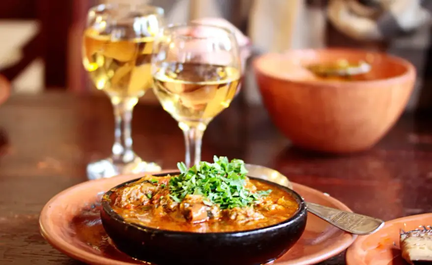 Vin blanc et chili con carne - L'accord parfait existe!
