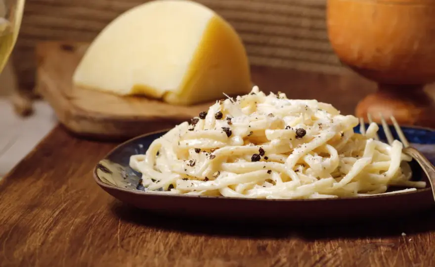Cacio e pepe réussie - ingrédients, gestes et erreurs à éviter