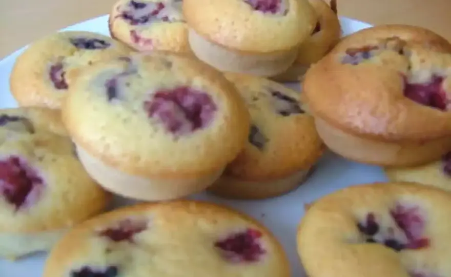 Petits gâteaux individuels moelleux - La recette facile et rapide