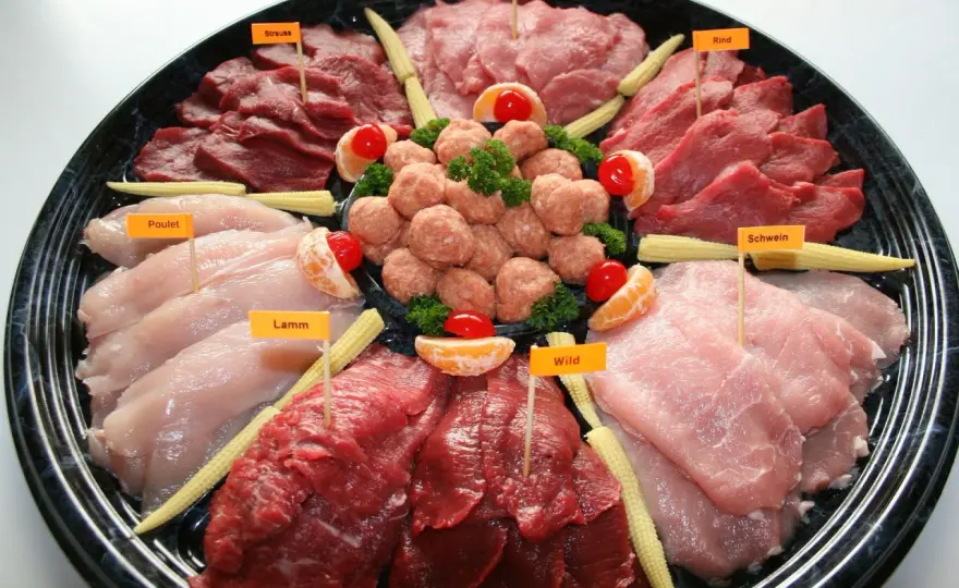 Fondue bourguignonne réussie - viande, huile et sauces