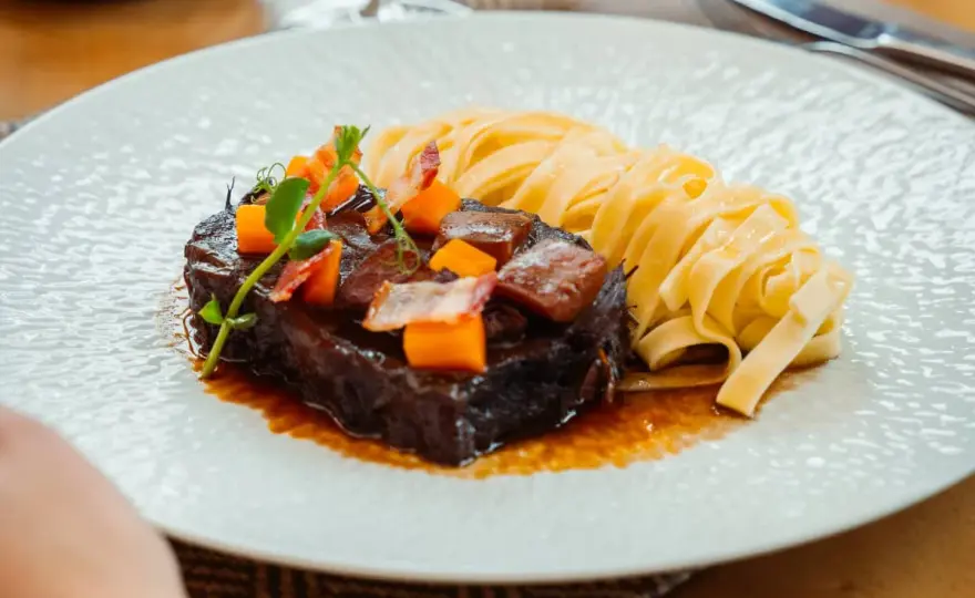 Paleron de boeuf braisé - la recette qui fond vraiment
