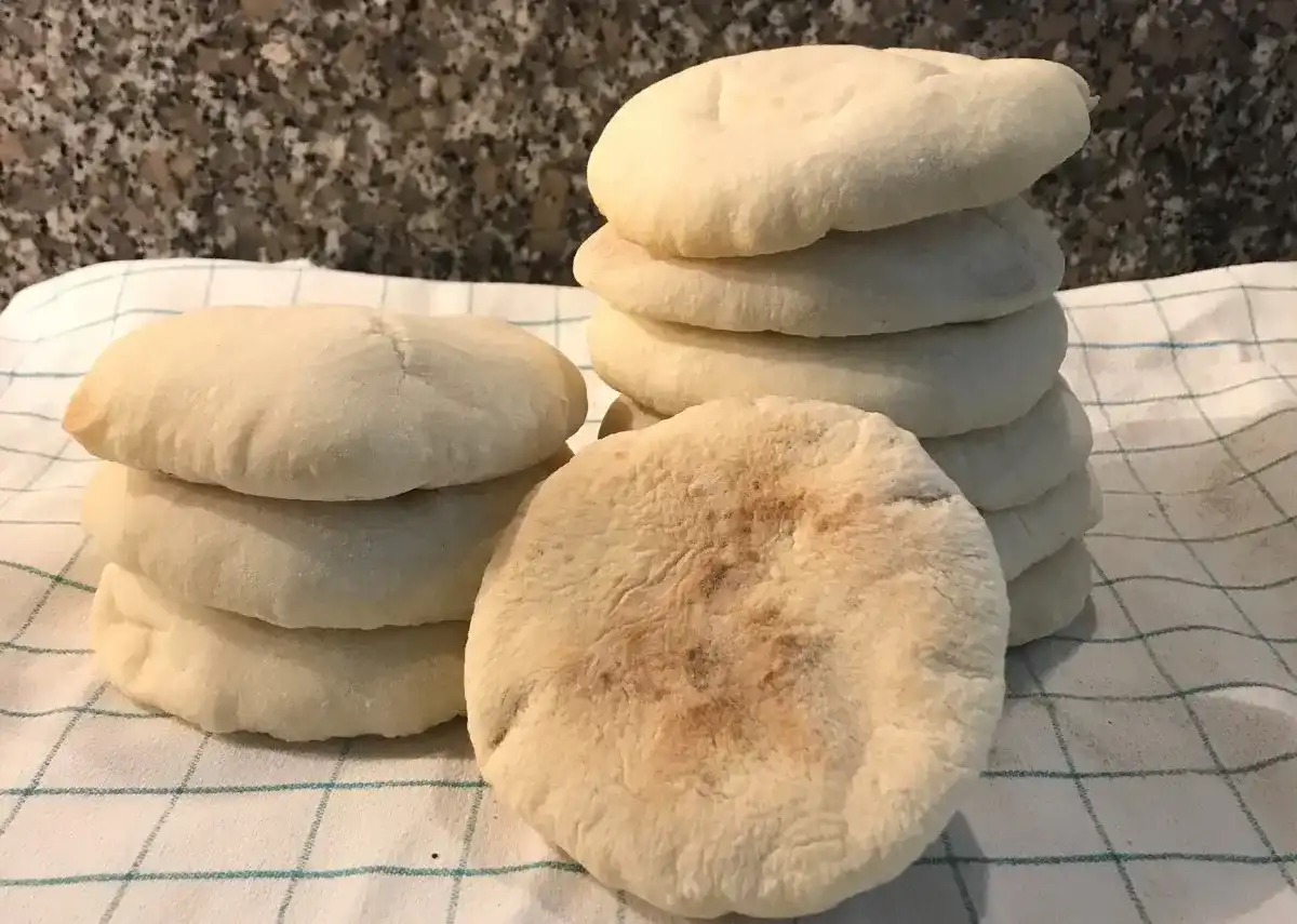 Pain pita maison, la méthode pour une poche bien gonflée
